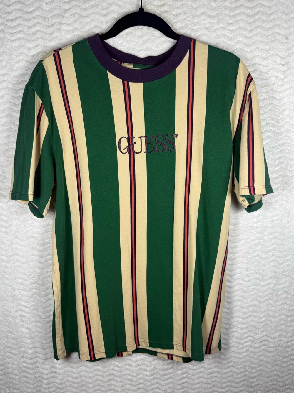 GUESS Green, Cream & Purple Striped Logo Tee. Just style at its finest 🧡🧡